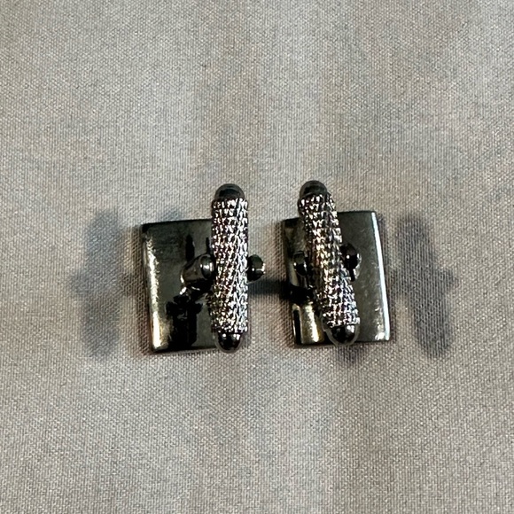 Black Minimalist Cuff Links with Toggle Closure - Picture 3 of 3